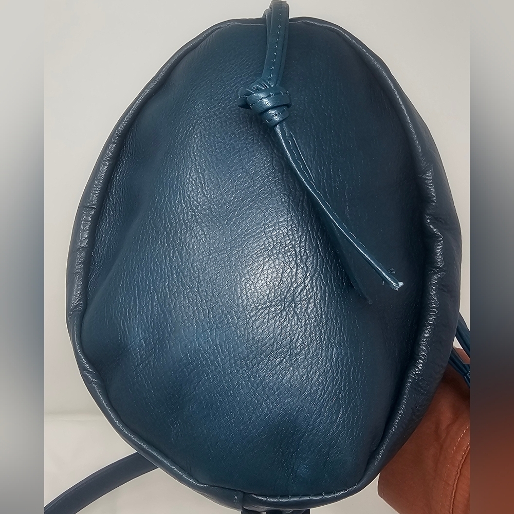 Wanderers Travel Co Pebbled Leather Azzurra The Bronte Bucket Crossbody Bag $189 - Picture 6 of 17